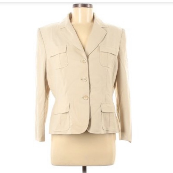 Jackets & Blazers - Tahari tan blazer